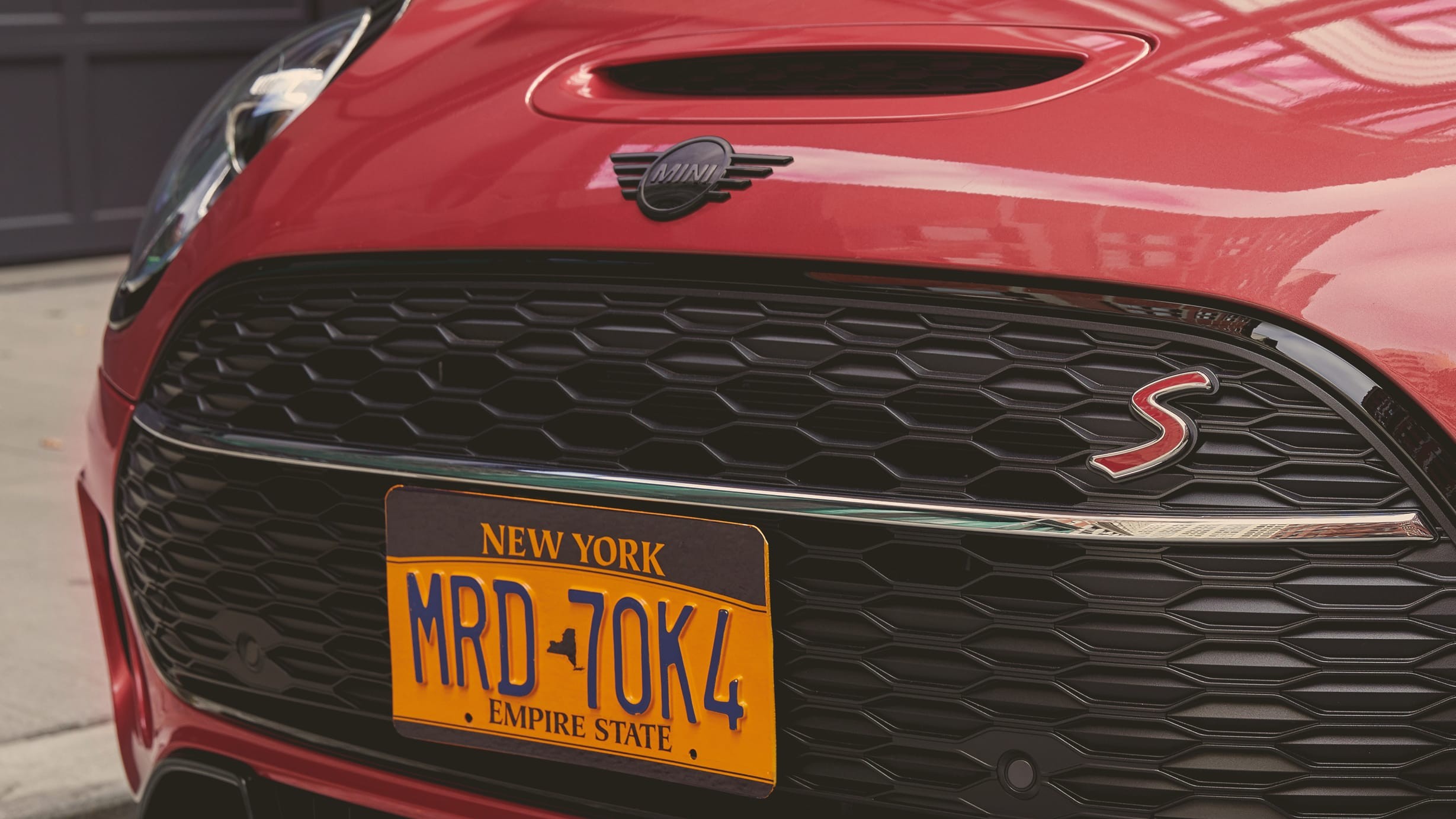 MINI Logo – Piano Black